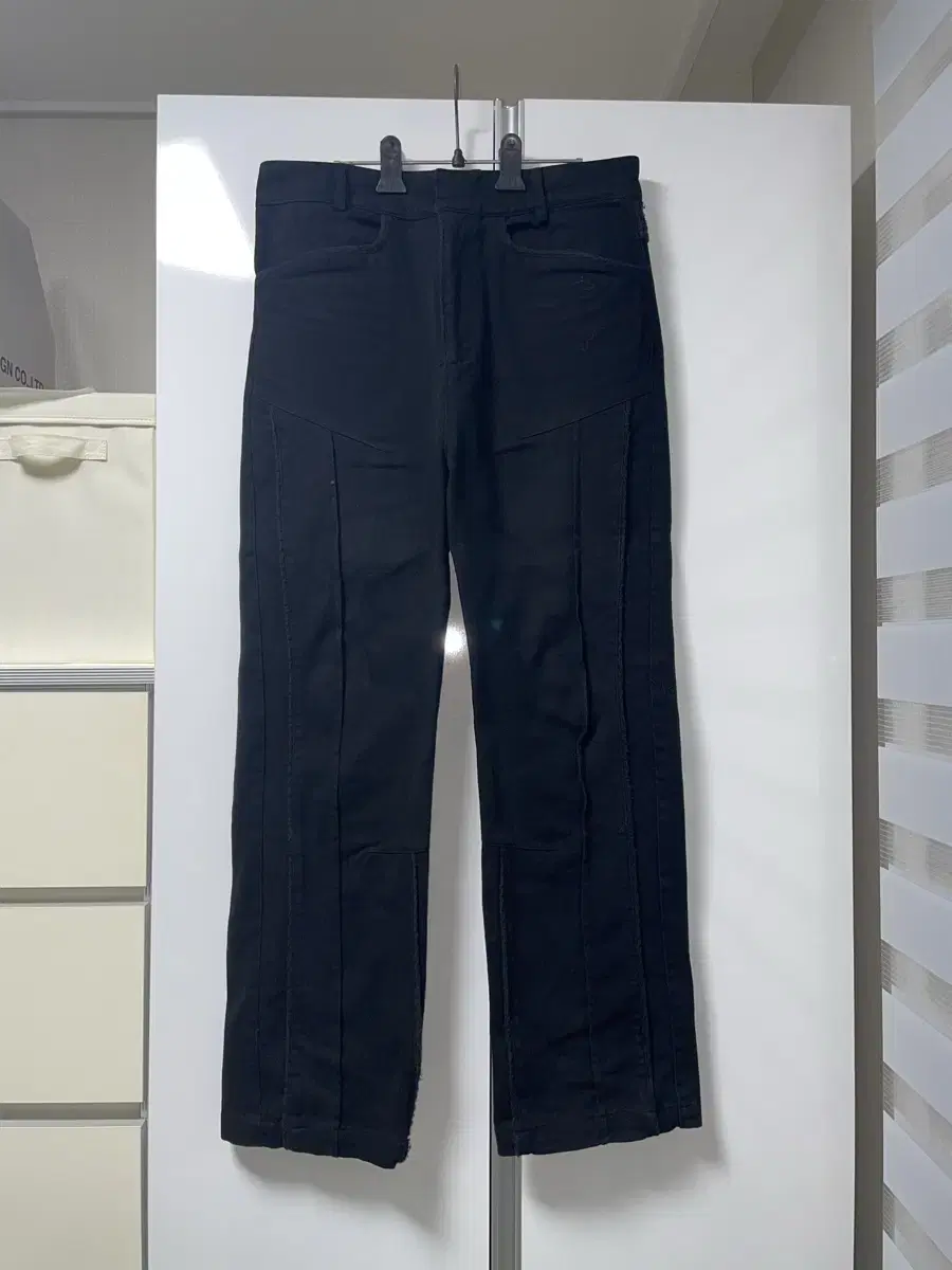 Xlim ep4 02 trousers